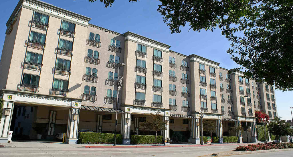 Courtyard By Marriott Los Angeles Pasadena Old Town Exterior photo